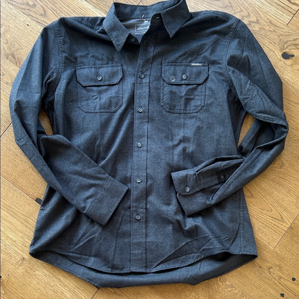 Eddie Bauer Gray Textured Long-Sleeve Button Pocket Shirt